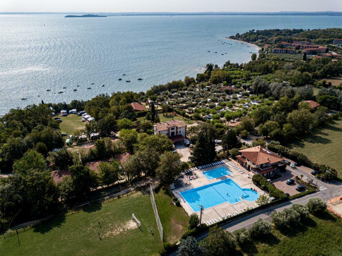 Camping Zocco Манерба-дель-Гарда Экстерьер фото